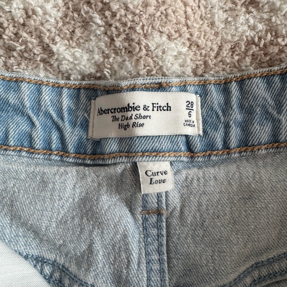 Abercrombie & Fitch The Dad Short Light Blue Frayed Hem Denim Shorts - Picture 5 of 5